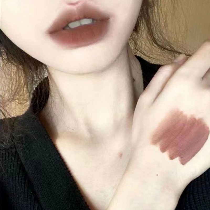 Matte Lip Lacquer – Smooth Color Finish